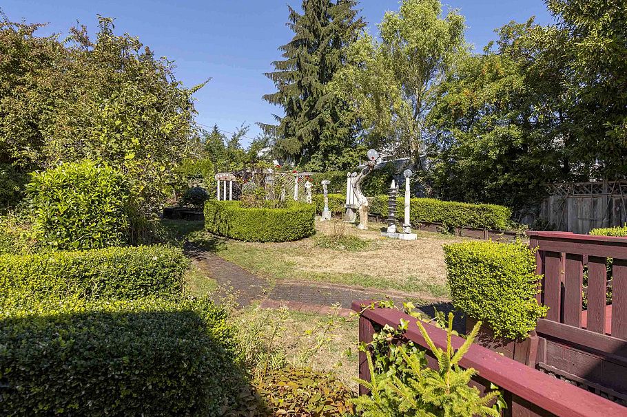 1937 Tolmie Street Vancouver, BC - 11