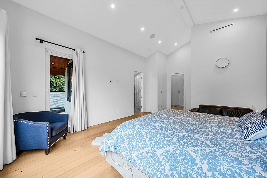 1075 Belvedere Drive North Vancouver, BC - 18