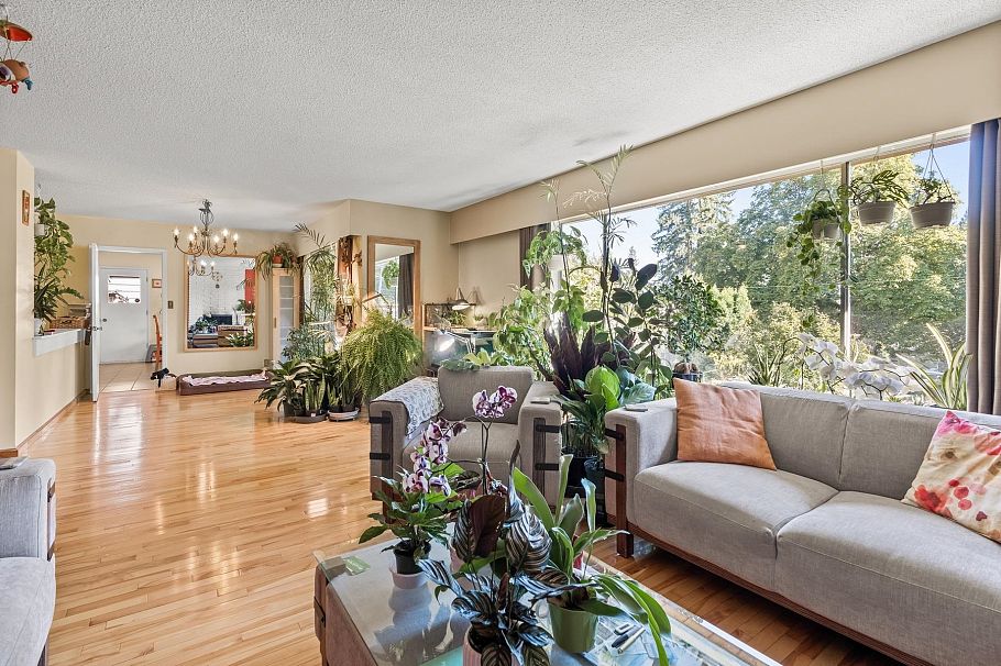 1422 Kilmer Road North Vancouver, BC - 8