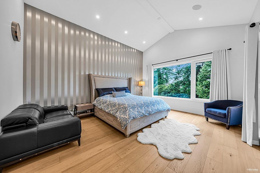 1075 Belvedere Drive North Vancouver, BC - 17