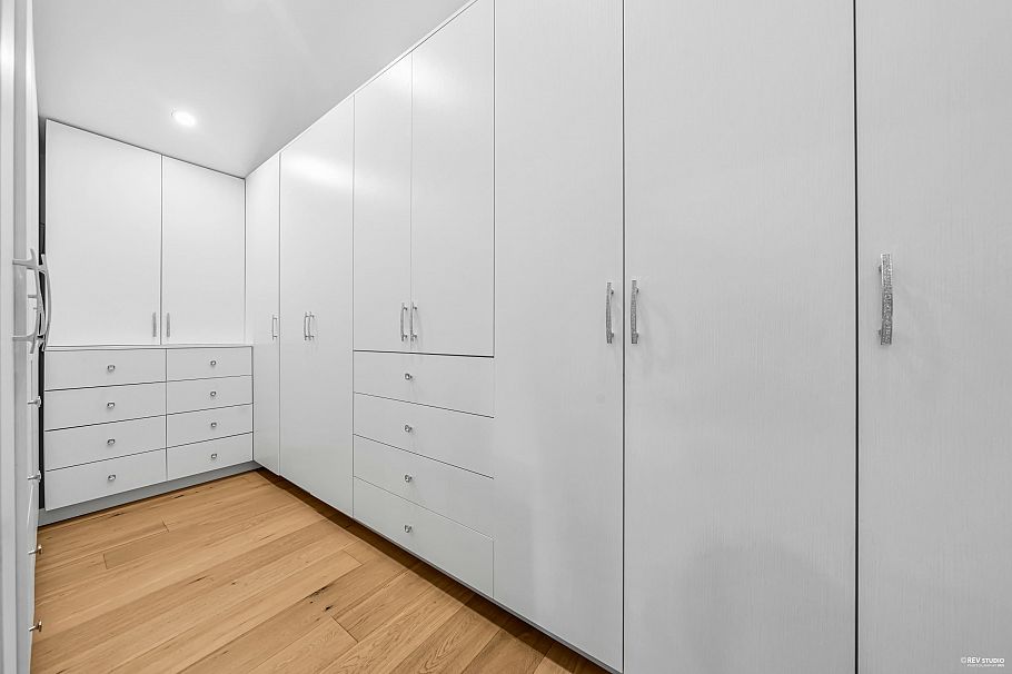 1075 Belvedere Drive North Vancouver, BC - 19