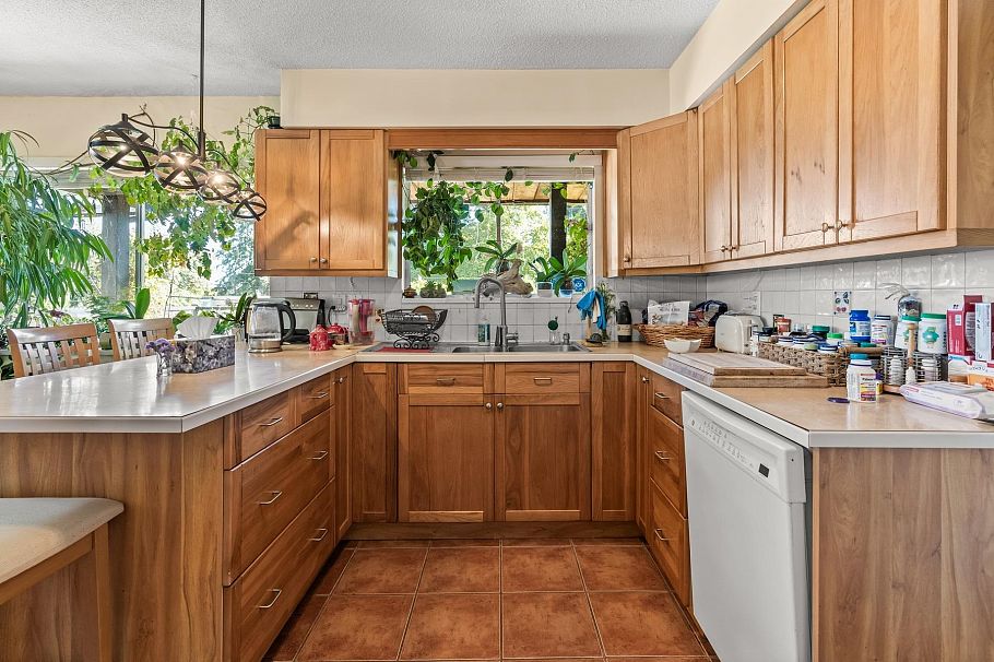 1422 Kilmer Road North Vancouver, BC - 12