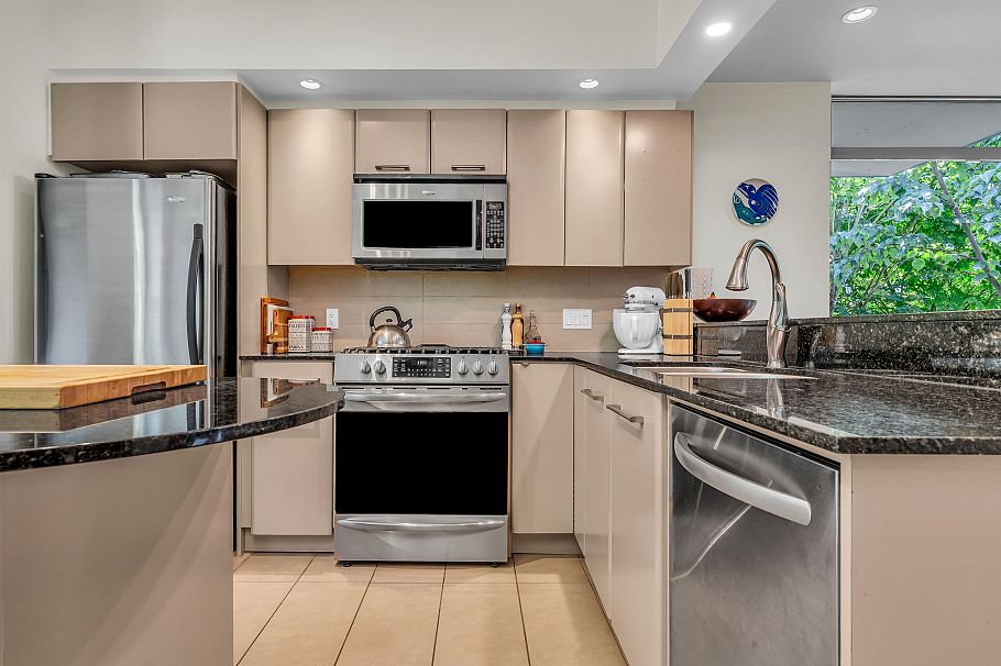 180 W 6th Street North Vancouver, BC - 9