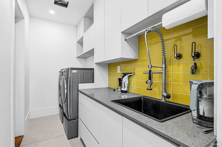 1075 Belvedere Drive North Vancouver, BC - 28