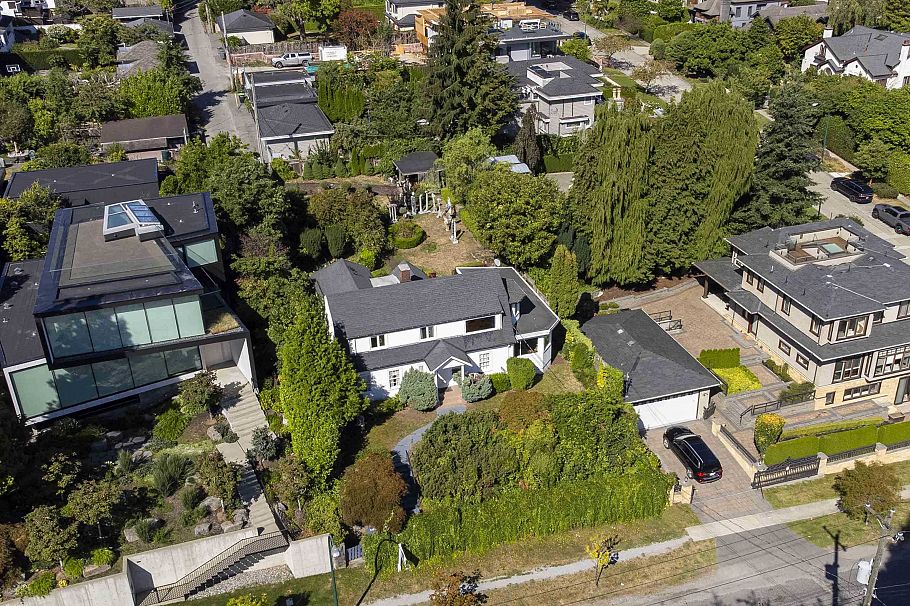 1937 Tolmie Street Vancouver, BC - 27