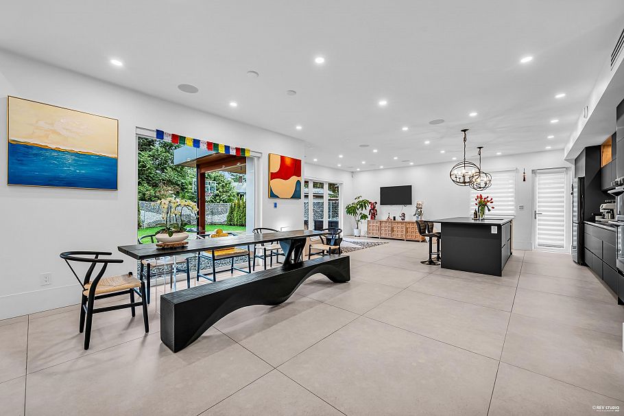 1075 Belvedere Drive North Vancouver, BC - 9