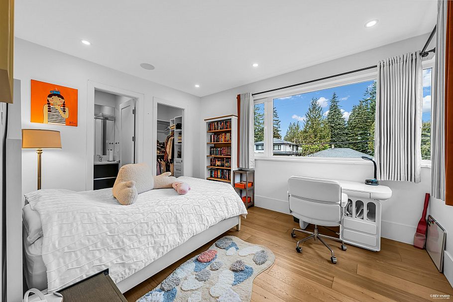 1075 Belvedere Drive North Vancouver, BC - 22