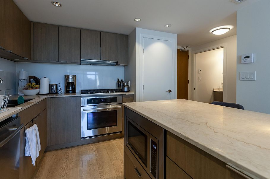 1206 111 E 1st Avenue Vancouver, BC - 4