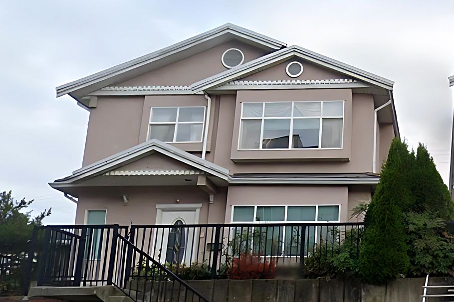 2361 Kingsway Vancouver, BC - 1