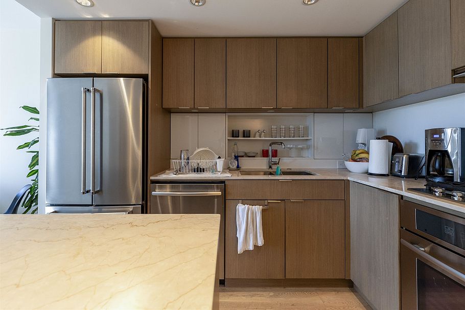 1206 111 E 1st Avenue Vancouver, BC - 3