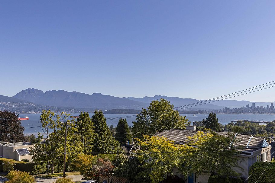 1937 Tolmie Street Vancouver, BC - 16