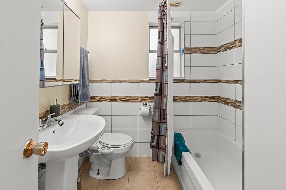 1422 Kilmer Road North Vancouver, BC - 34