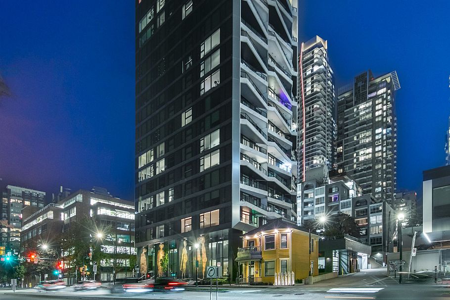 2404 889 Pacific Street Vancouver, BC - 24