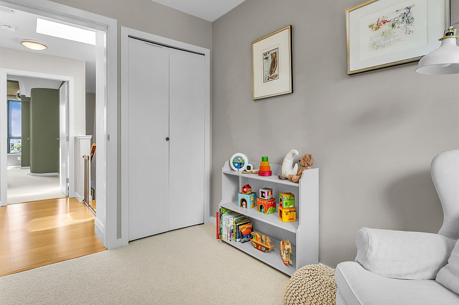 180 W 6th Street North Vancouver, BC - 16