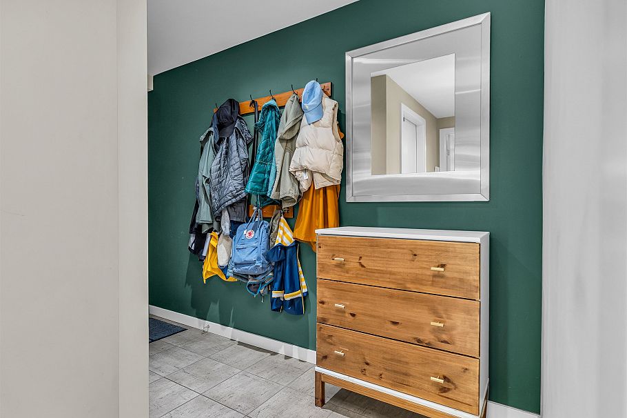 180 W 6th Street North Vancouver, BC - 24