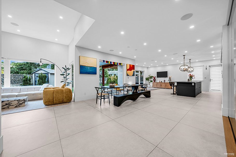 1075 Belvedere Drive North Vancouver, BC - 5