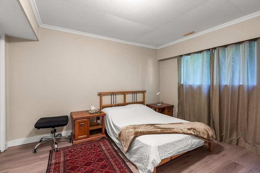 1422 Kilmer Road North Vancouver, BC - 35