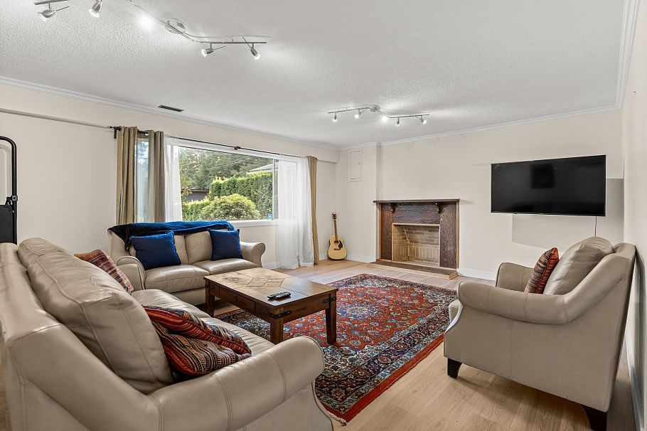 1422 Kilmer Road North Vancouver, BC - 31