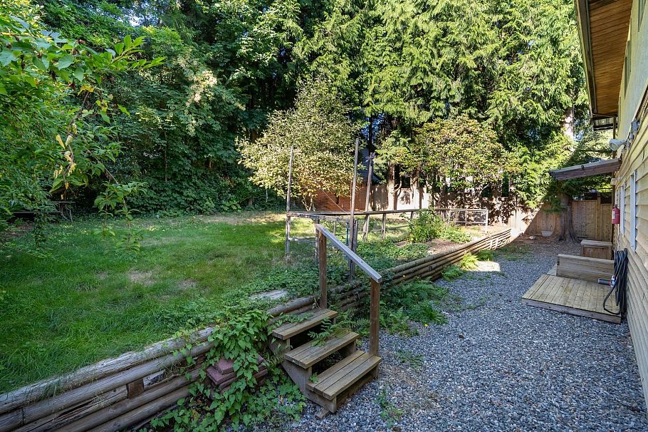 1422 Kilmer Road North Vancouver, BC - 40