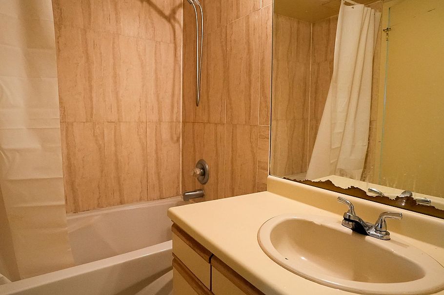 101 1845 Robson Street Vancouver, BC - 17