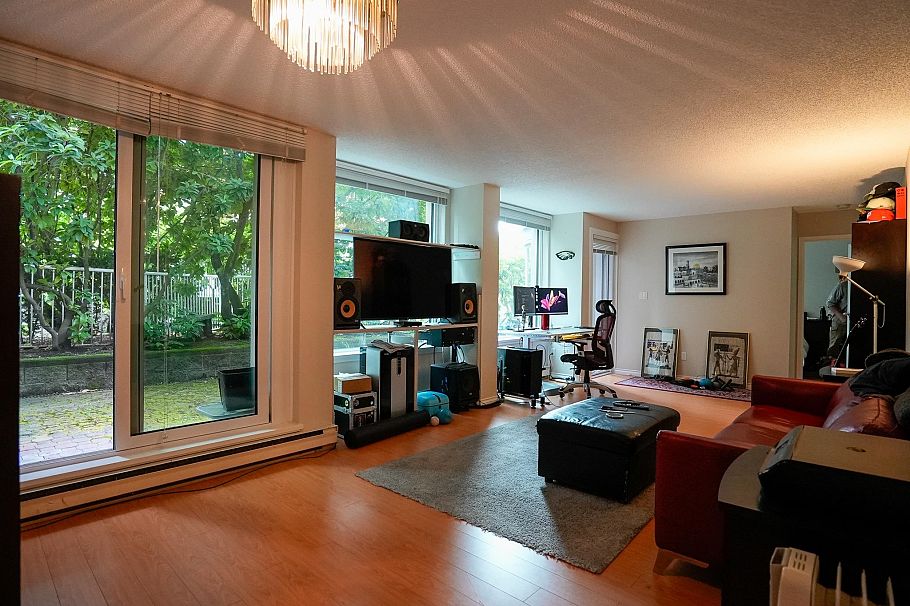 101 1845 Robson Street Vancouver, BC - 4