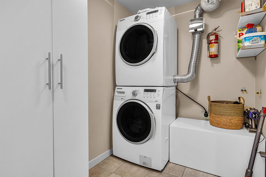 180 W 6th Street North Vancouver, BC - 25