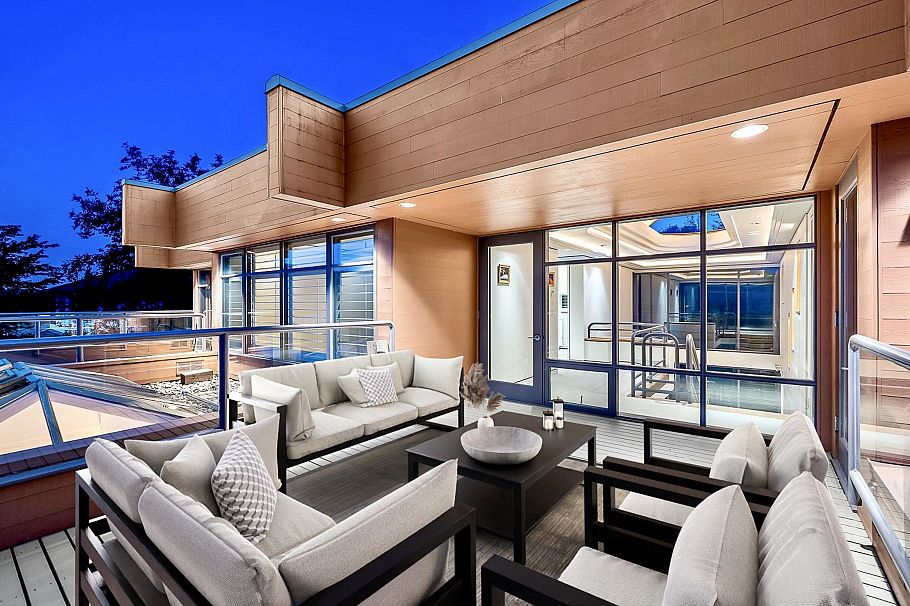 687 Beachview Drive North Vancouver, BC - 36