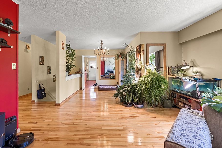 1422 Kilmer Road North Vancouver, BC - 7