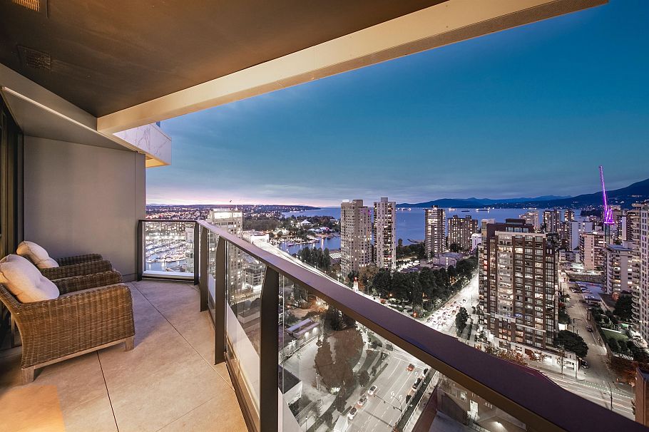 2404 889 Pacific Street Vancouver, BC - 2