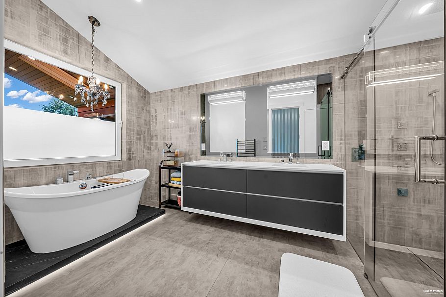 1075 Belvedere Drive North Vancouver, BC - 20