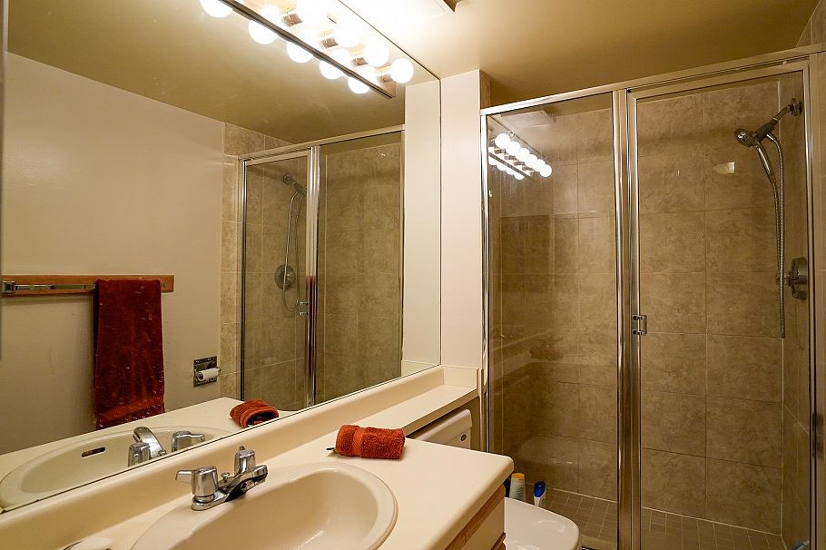 101 1845 Robson Street Vancouver, BC - 18