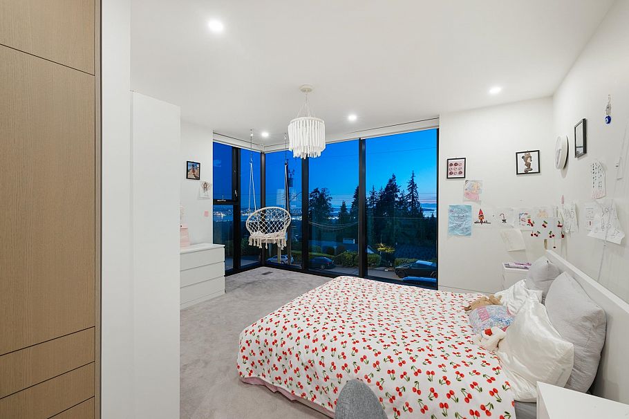 392 Ventura Crescent North Vancouver, BC - 25