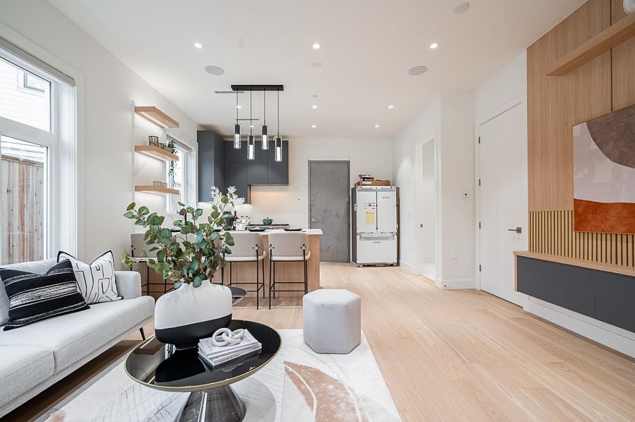 2835 Oliver Crescent Vancouver, BC - 3