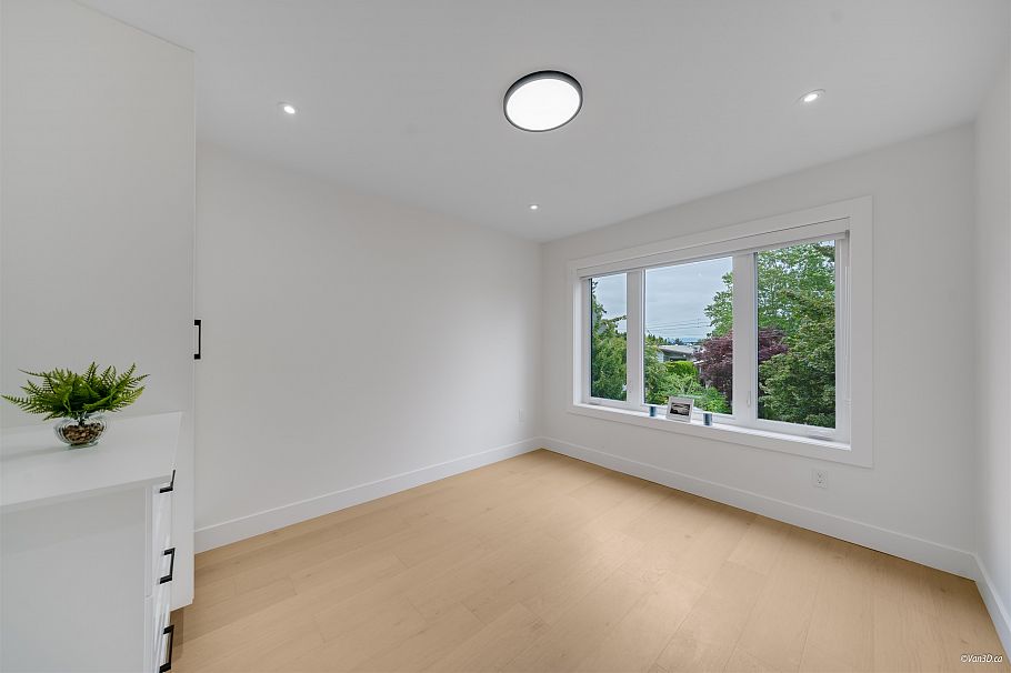 1 4463 Walden Street Vancouver, BC - 28