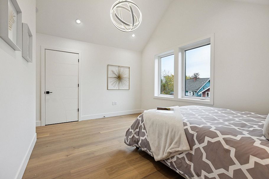 2727 W 7th Avenue Vancouver, BC - 7