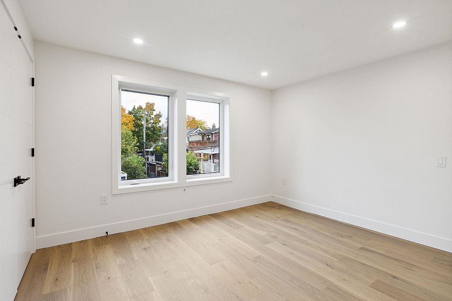 2727 W 7th Avenue Vancouver, BC - 11