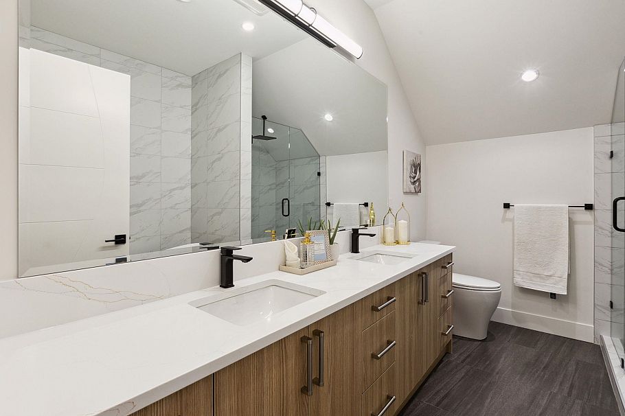 2727 W 7th Avenue Vancouver, BC - 8