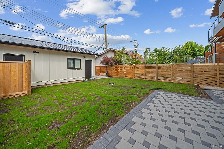 2 4463 Walden Street Vancouver, BC - 36