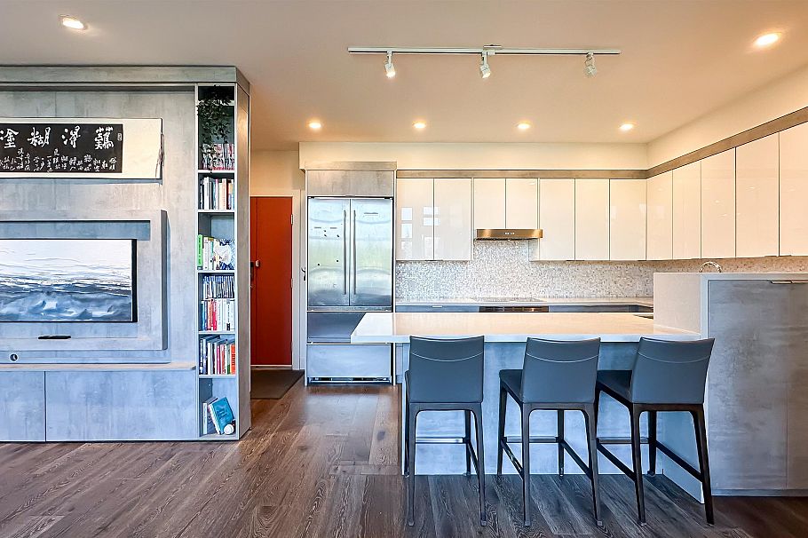 506 3602 Aldercrest Drive North Vancouver, BC - 5