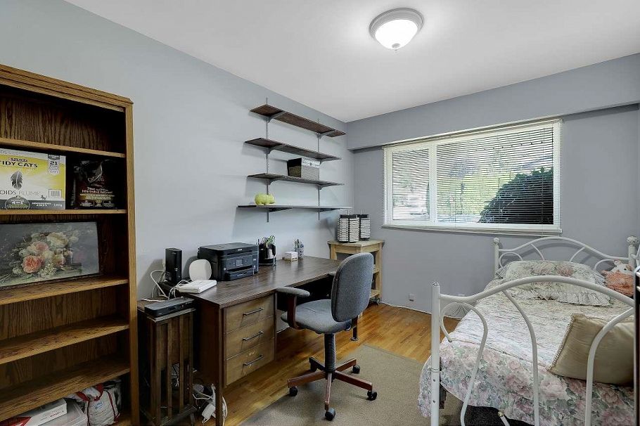 203 E 26th Street North Vancouver, BC - 18