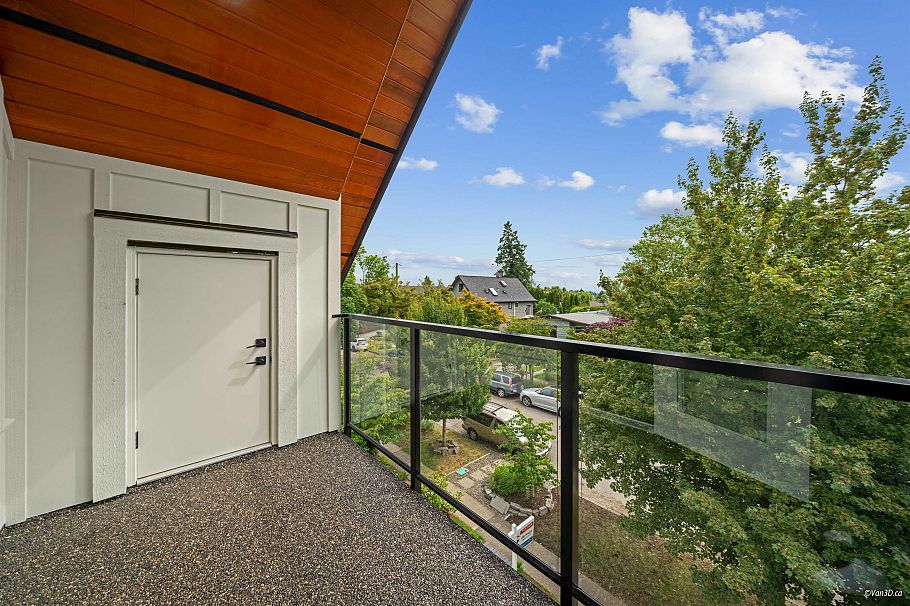 1 4463 Walden Street Vancouver, BC - 35