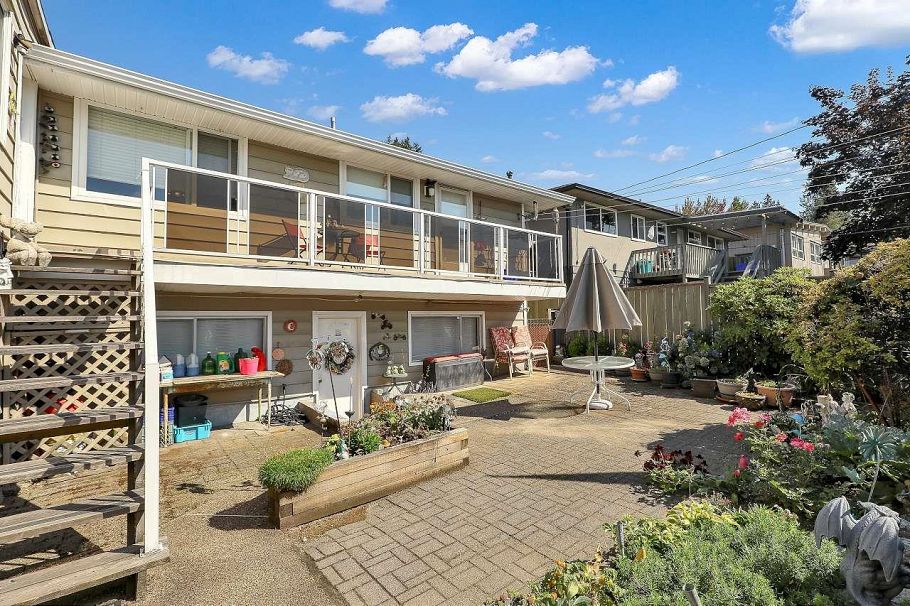 203 E 26th Street North Vancouver, BC - 32