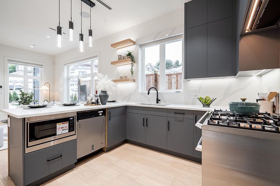 2835 Oliver Crescent Vancouver, BC - 6