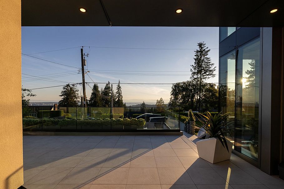 392 Ventura Crescent North Vancouver, BC - 33