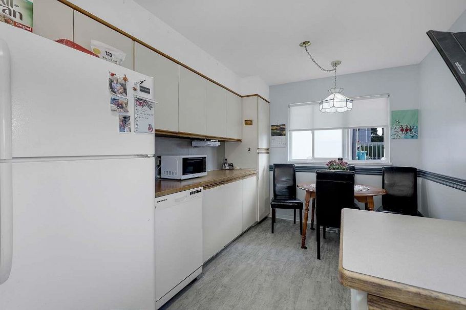 203 E 26th Street North Vancouver, BC - 9