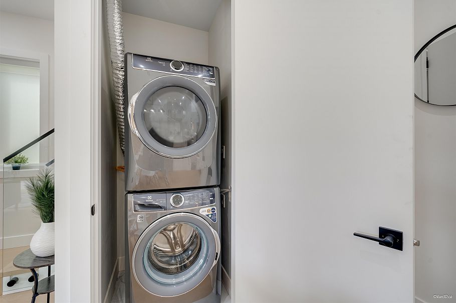 1 4463 Walden Street Vancouver, BC - 21