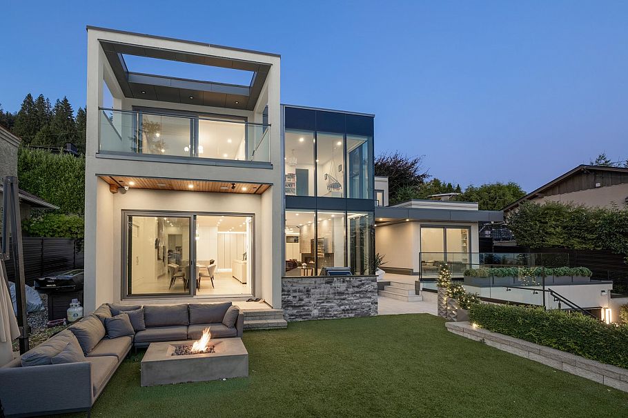 392 Ventura Crescent North Vancouver, BC - 1