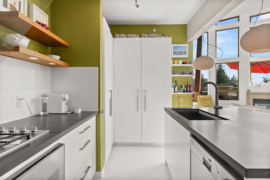 501 560 Raven Woods Drive North Vancouver, BC - 11