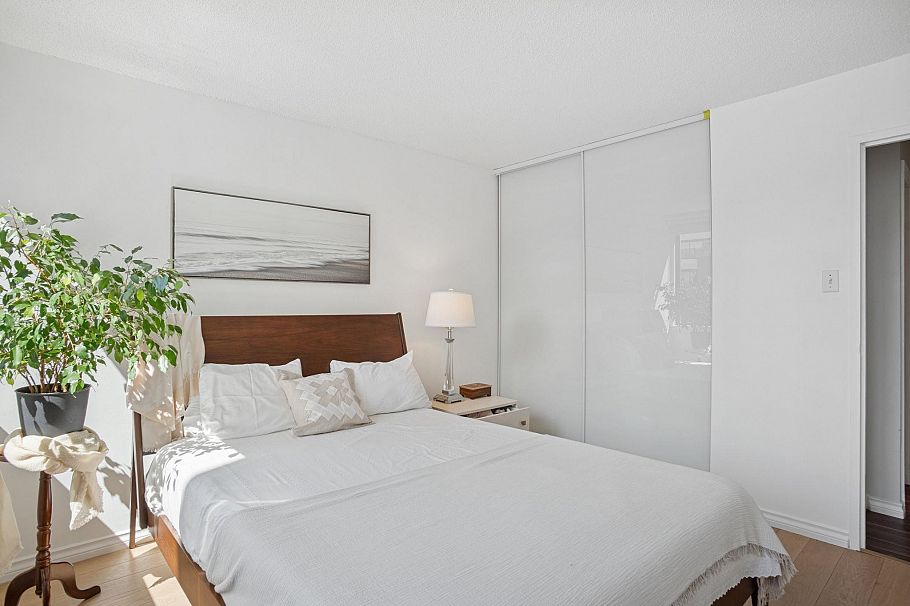 206 1740 Comox Street Vancouver, BC - 14