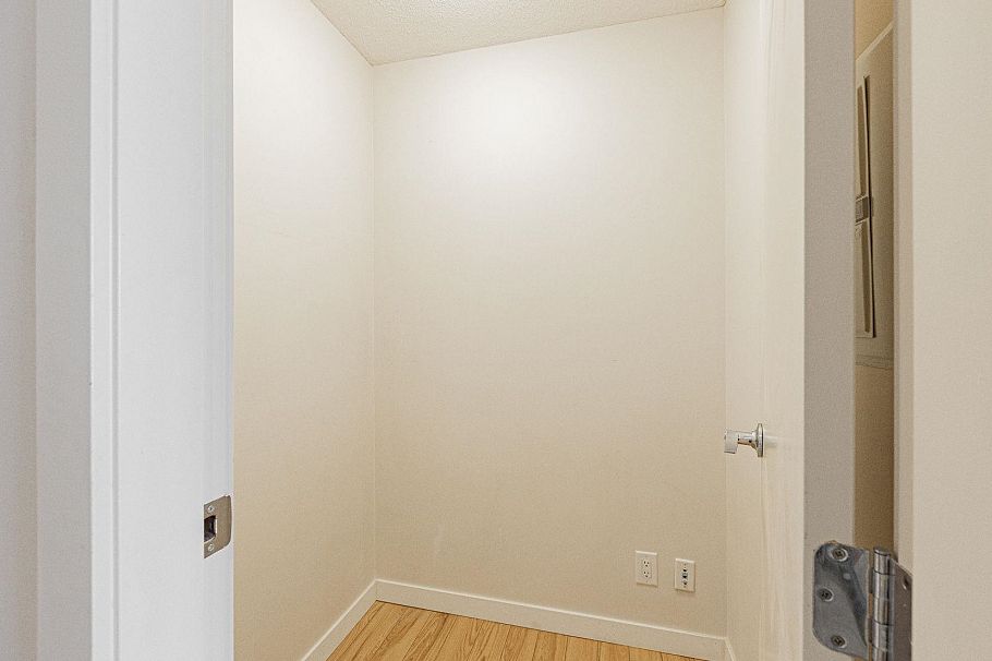 2304 977 Mainland Street Vancouver, BC - 9